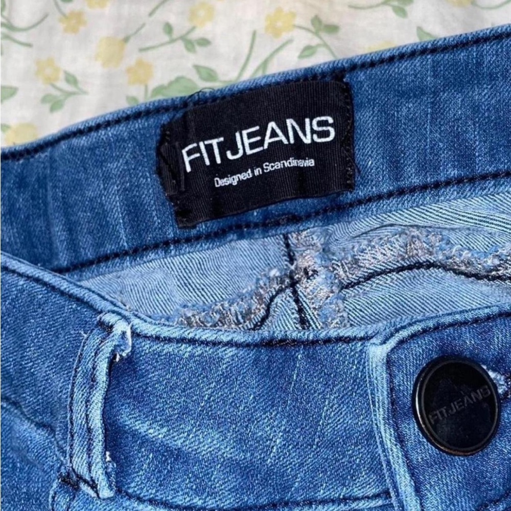360 V2 Mid Waist Fit Jeans